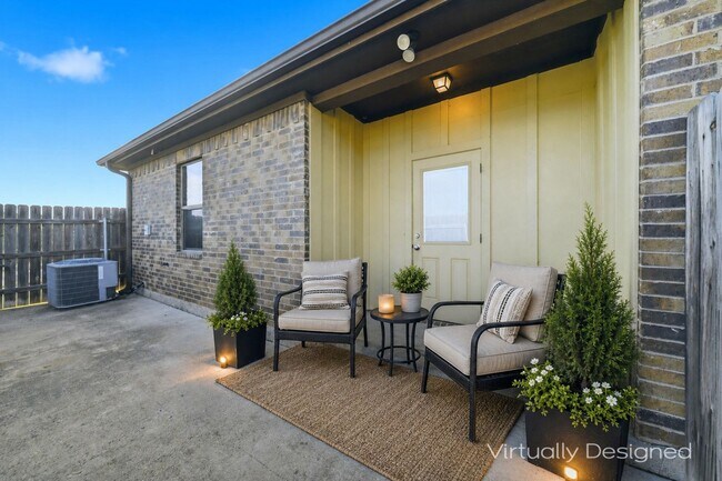 Building Photo - 312 Newcomb Ln