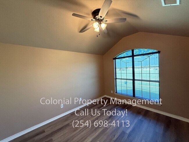 Building Photo - Available now 3 Bedroom 2 Bath Custom Home...