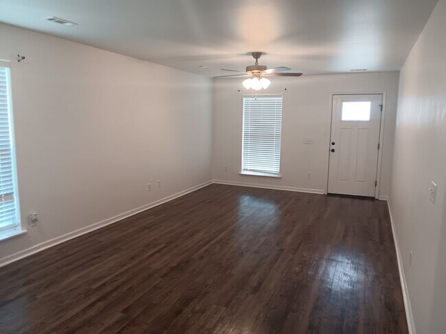 Building Photo - 103 Anita Plaza