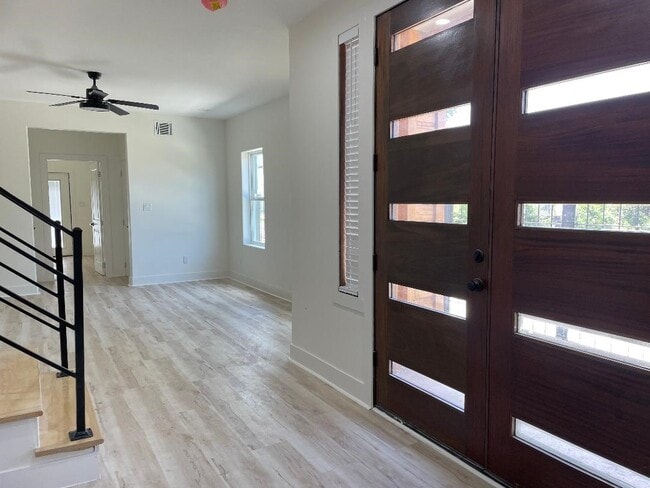 Building Photo - 201 E 37th St