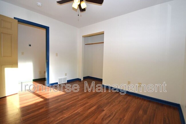 Building Photo - 502 Sanders Ave