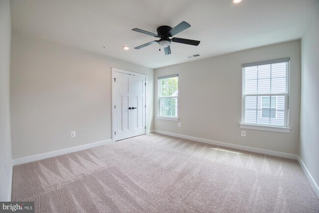 Building Photo - 3163 Dodder Wy
