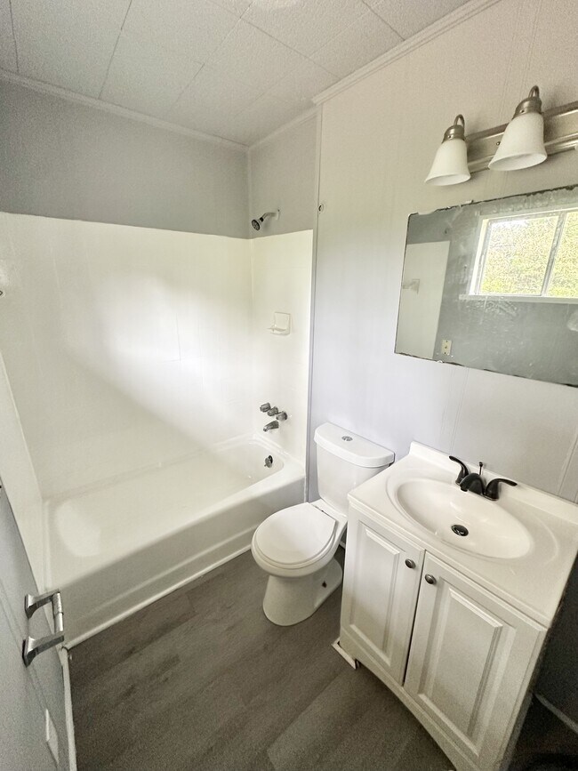 Building Photo - 1 Main St