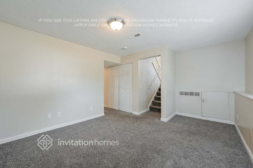Building Photo - 1240 W 135th Dr