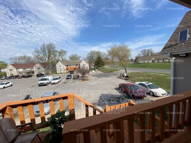 Building Photo - 551 N Somerset Terrace