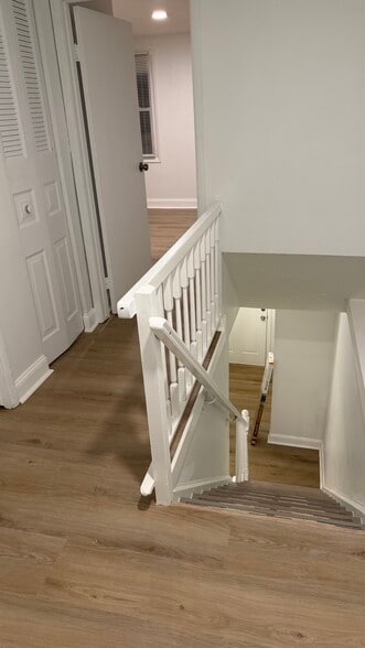 Building Photo - 4 Avonshire Ct