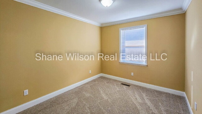 Building Photo - 66 Dean Rd