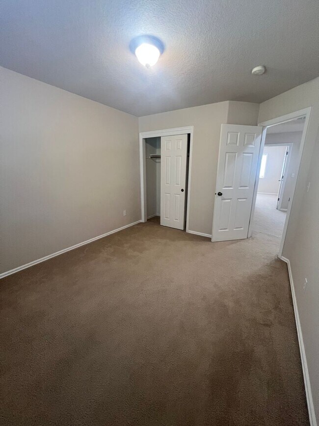 Building Photo - 863 SE Bayshore Cir