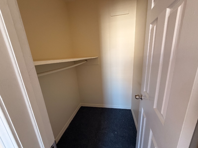 Building Photo - 1039 E 223rd St