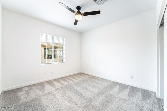 Building Photo - 5730 Sky Pointe Dr