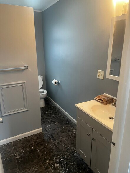 Building Photo - 3555 McCartney Rd