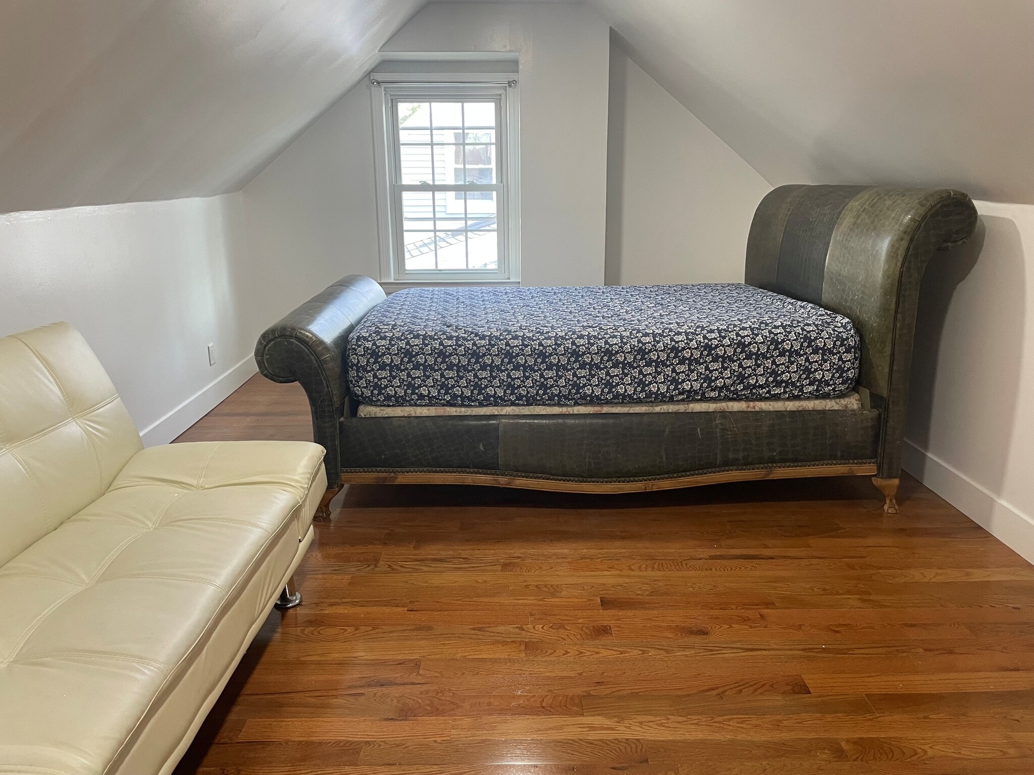 Bedroom3 - Attic - 11 Raymond Pl