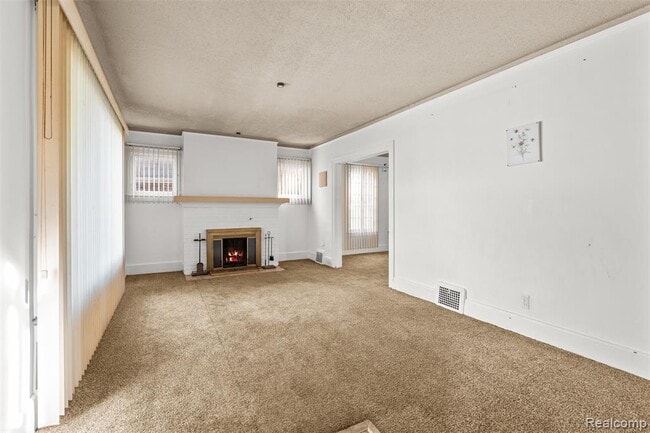 Building Photo - 15404 Normandy St