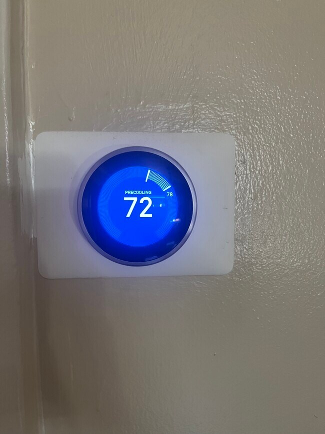 Nest thermostat - 1025 Maryland St