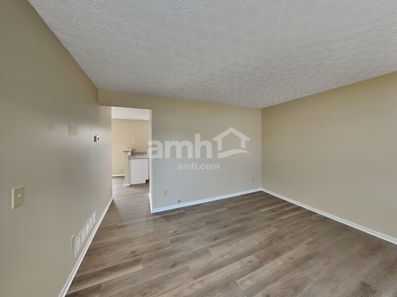 Building Photo - 158 Steiger Ct