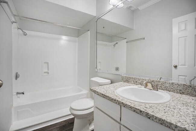 Building Photo - 7820 Seawall Blvd