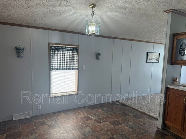 Building Photo - 205 Crossroad School Rd