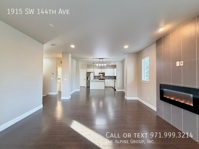 Building Photo - 1915 SW 144th Ave