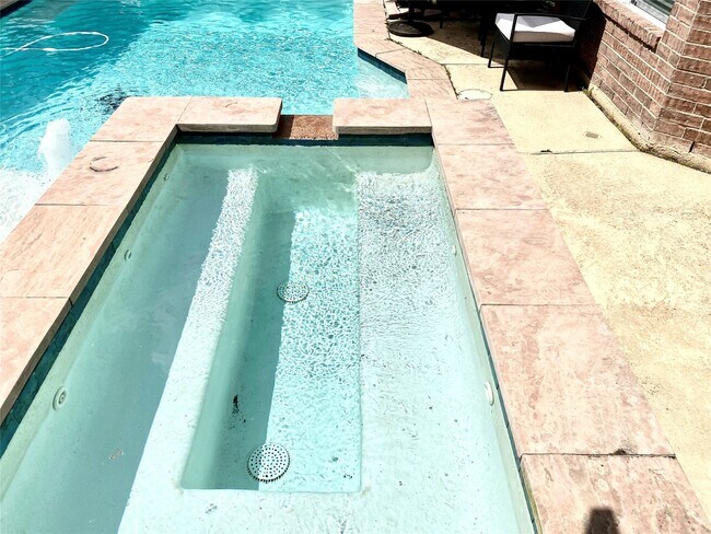 Building Photo - 12910 Watermist