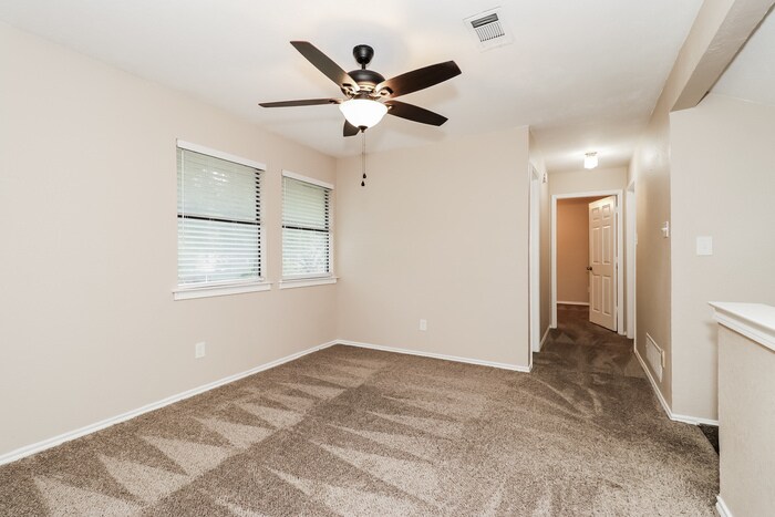 Building Photo - 524 E Lanett Dr