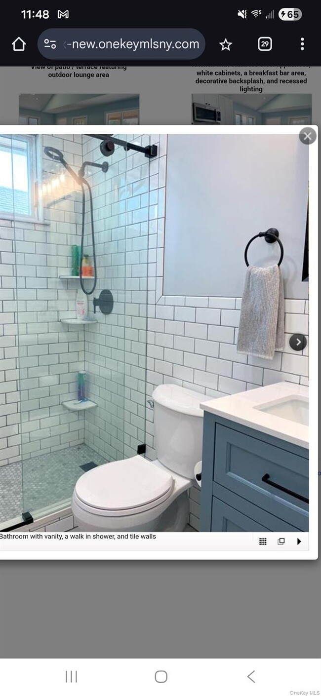 Building Photo - 44 Oswego Ave