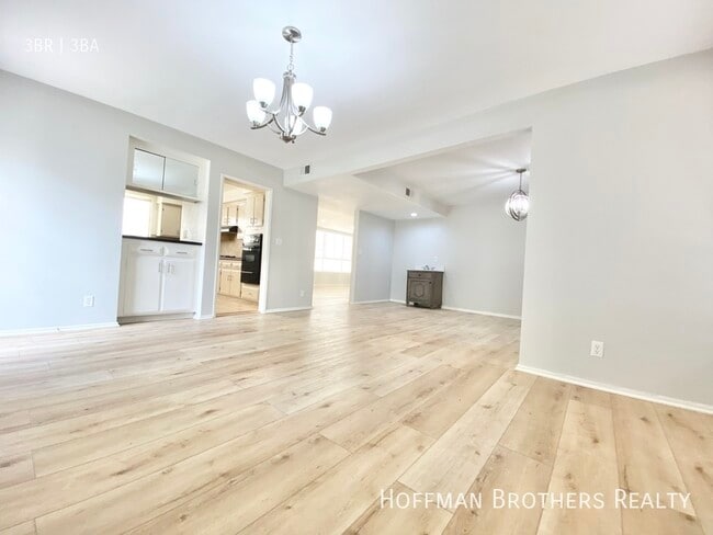 Building Photo - 931 S Wooster St Los Angeles, CA 90035