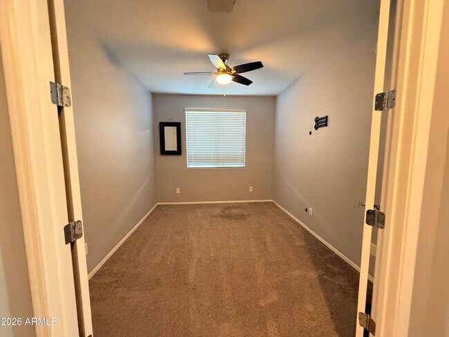 Building Photo - 943 W Danish Red Trail