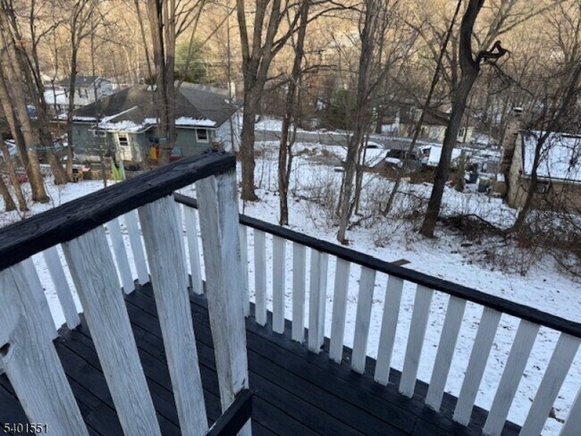 Building Photo - 59 Lakeview Dr