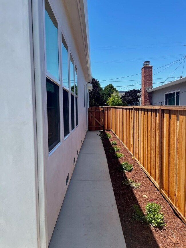 Building Photo - SUNNYVALE - Brand New Construction. 4 Bed 3 Full Bath in Quiet Sunnyvale Neighborhood.