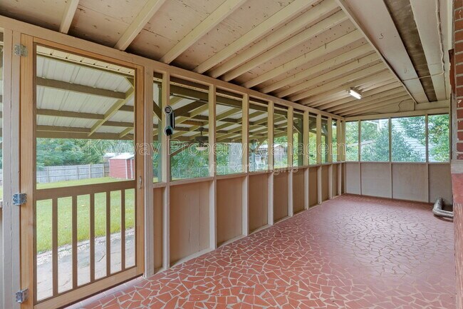 Building Photo - 133 Belair Rd