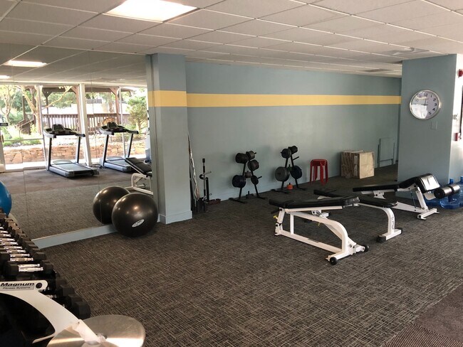 Building Photo - Penn Square