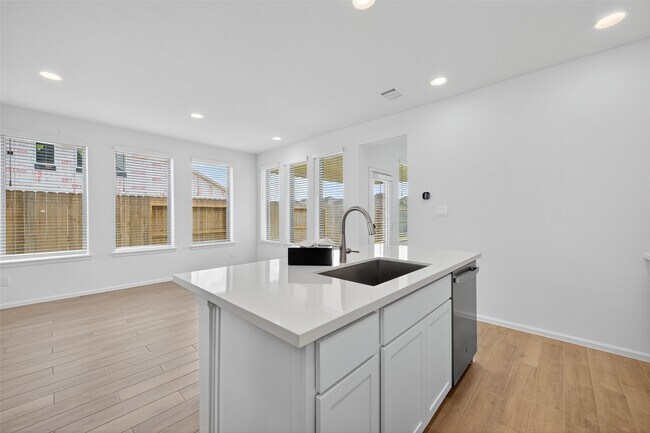 Building Photo - 10730 Aquila Star Dr