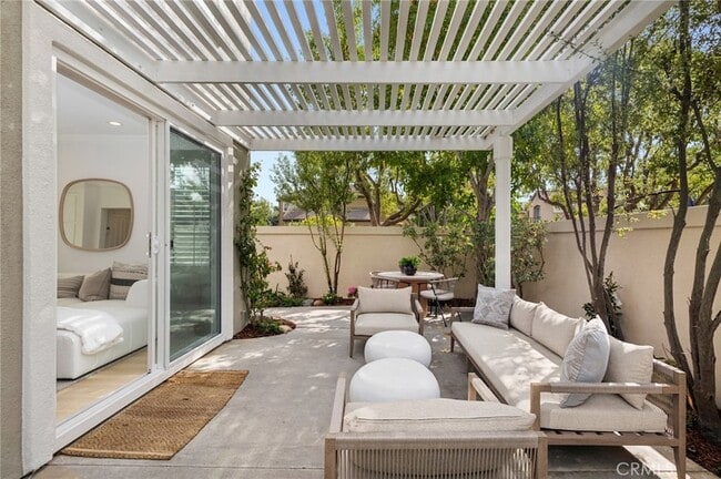 Building Photo - 20 Fecamp