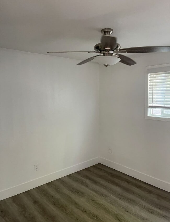 Building Photo - 2 bedrooms 1 bath Apartment for rent in Im...