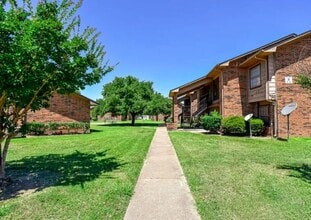 Building Photo - 1845 5th St