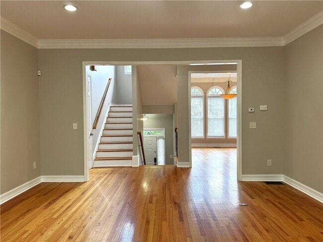 Building Photo - 889 Lenox Ct NE