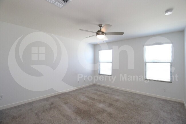 Building Photo - 2540 W La Salle St
