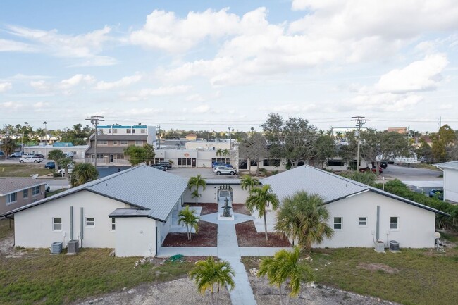 Building Photo - Boat Lift**Beautiful Gulf-Access Waterfron...