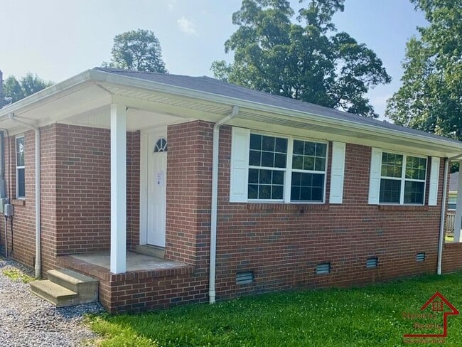 Primary Photo - 207 Bermuda Dr