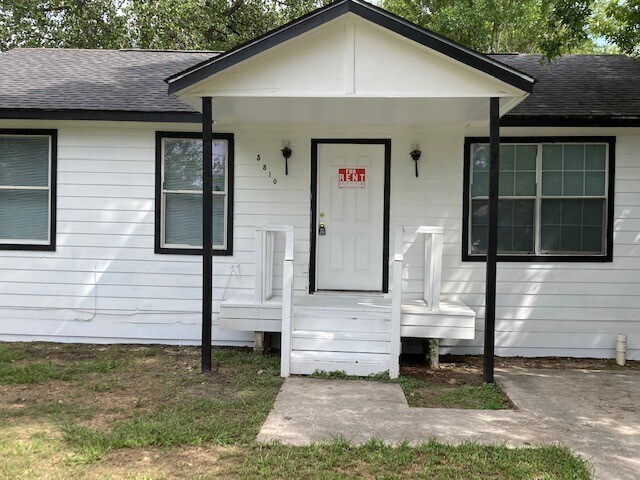 Building Photo - 5810 E Houston Rd