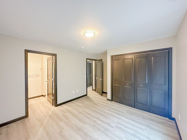 Building Photo - Beautiful 2 Bed, 2 Bath PREMIUM Apartment in PRIME location!  Furnished & Unfurnished Options Ava...