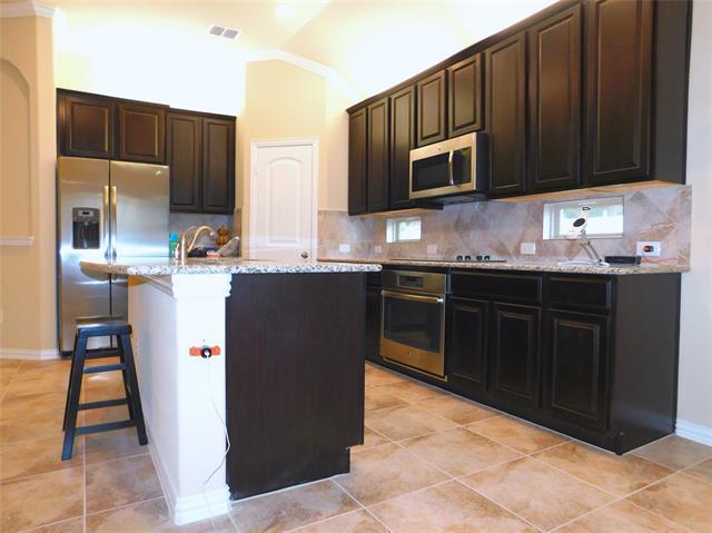 Building Photo - 3921 Roxbury St