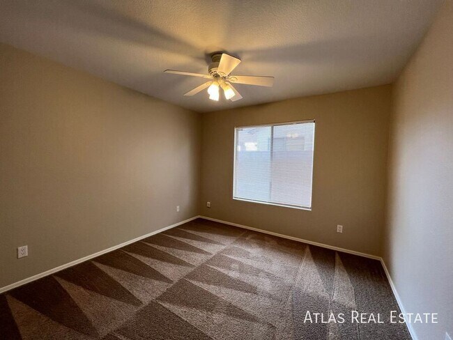 Building Photo - 3028 S Elinore Dr