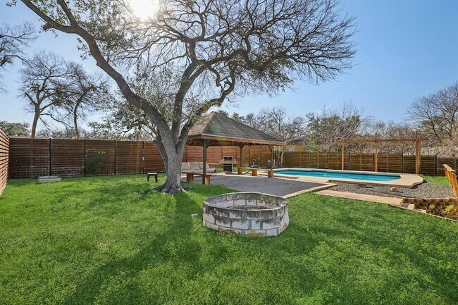 Building Photo - 7205 Twisted Oaks Dr