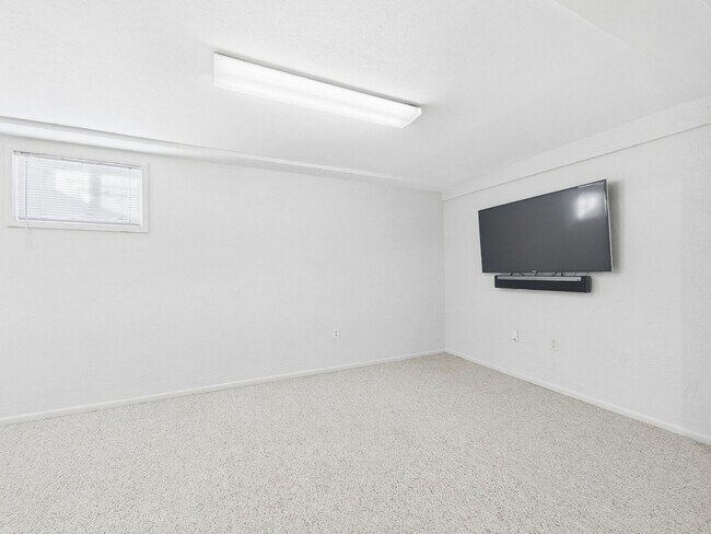 Building Photo - 6213 S Galena Way