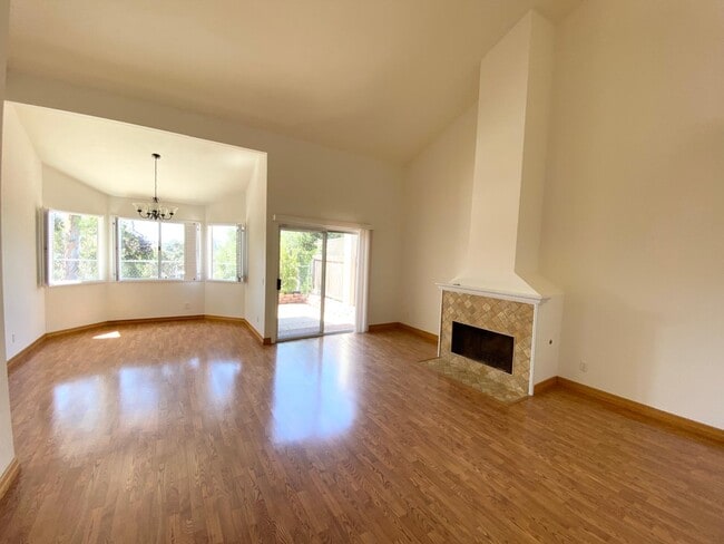 Building Photo - 3126 E Fox Run Way