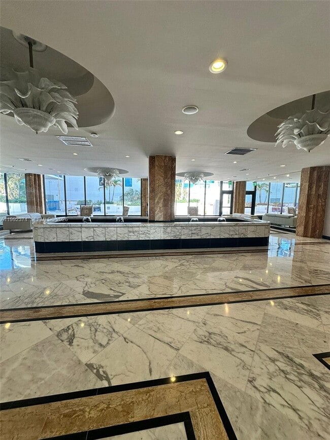Building Photo - 2751 S Ocean Dr