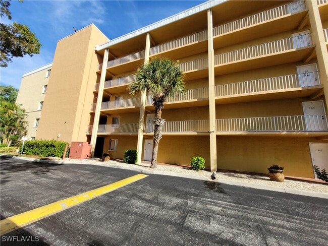 Primary Photo - 2366 E Mall Dr
