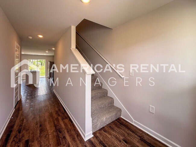 Building Photo - 105 River Grass Dr