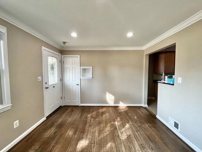 Building Photo - 5128 Mangum Rd